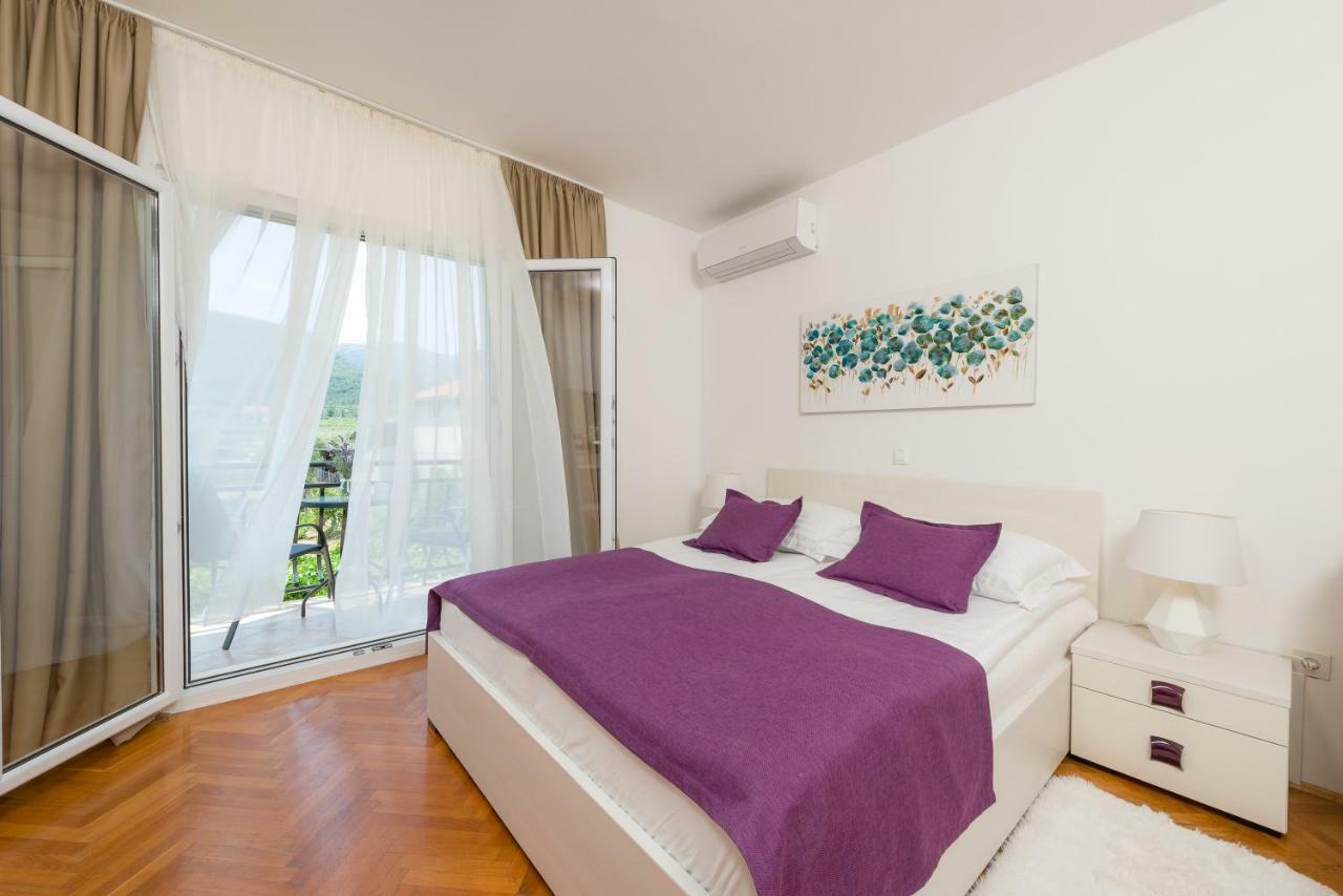 B&B Aurora Jelsa  Bagian luar foto