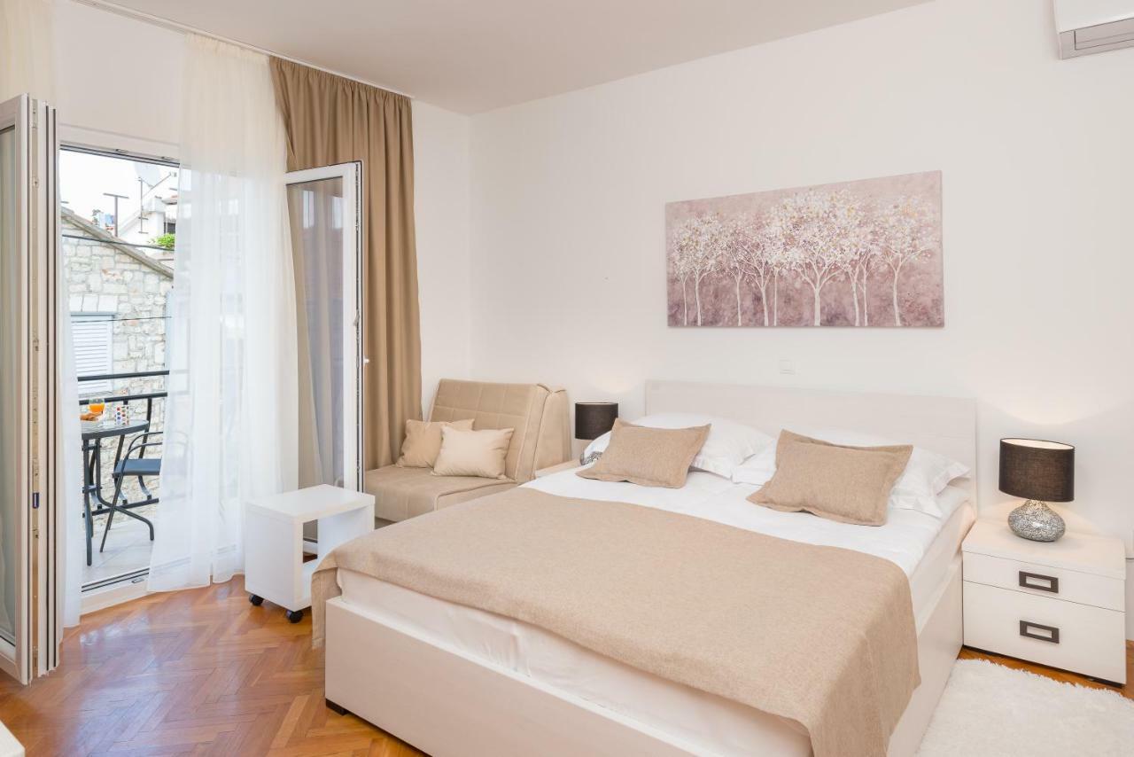 B&B Aurora Jelsa  Bagian luar foto
