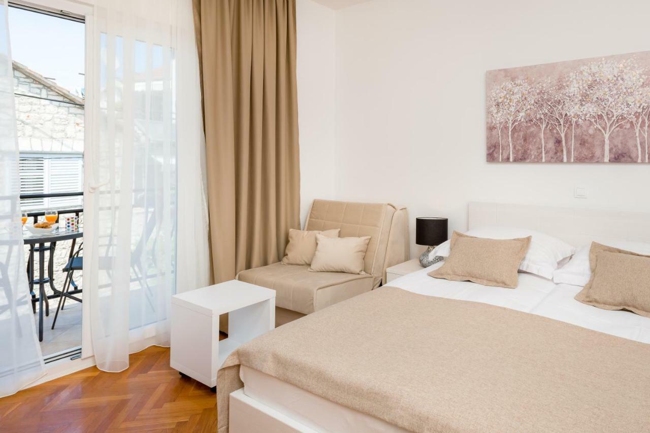 B&B Aurora Jelsa  Bagian luar foto