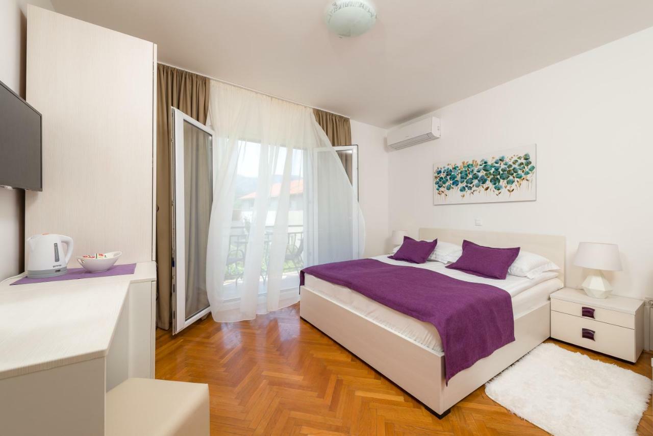B&B Aurora Jelsa  Bagian luar foto